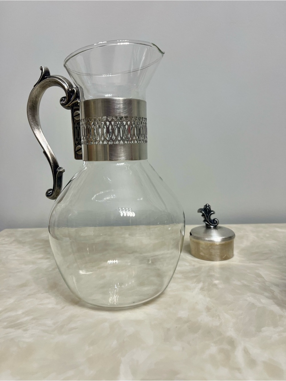 Gorgeous Vintage Silver Plate Carafe & Stand set (Corning & F B Rogers) - Picture 11 of 15